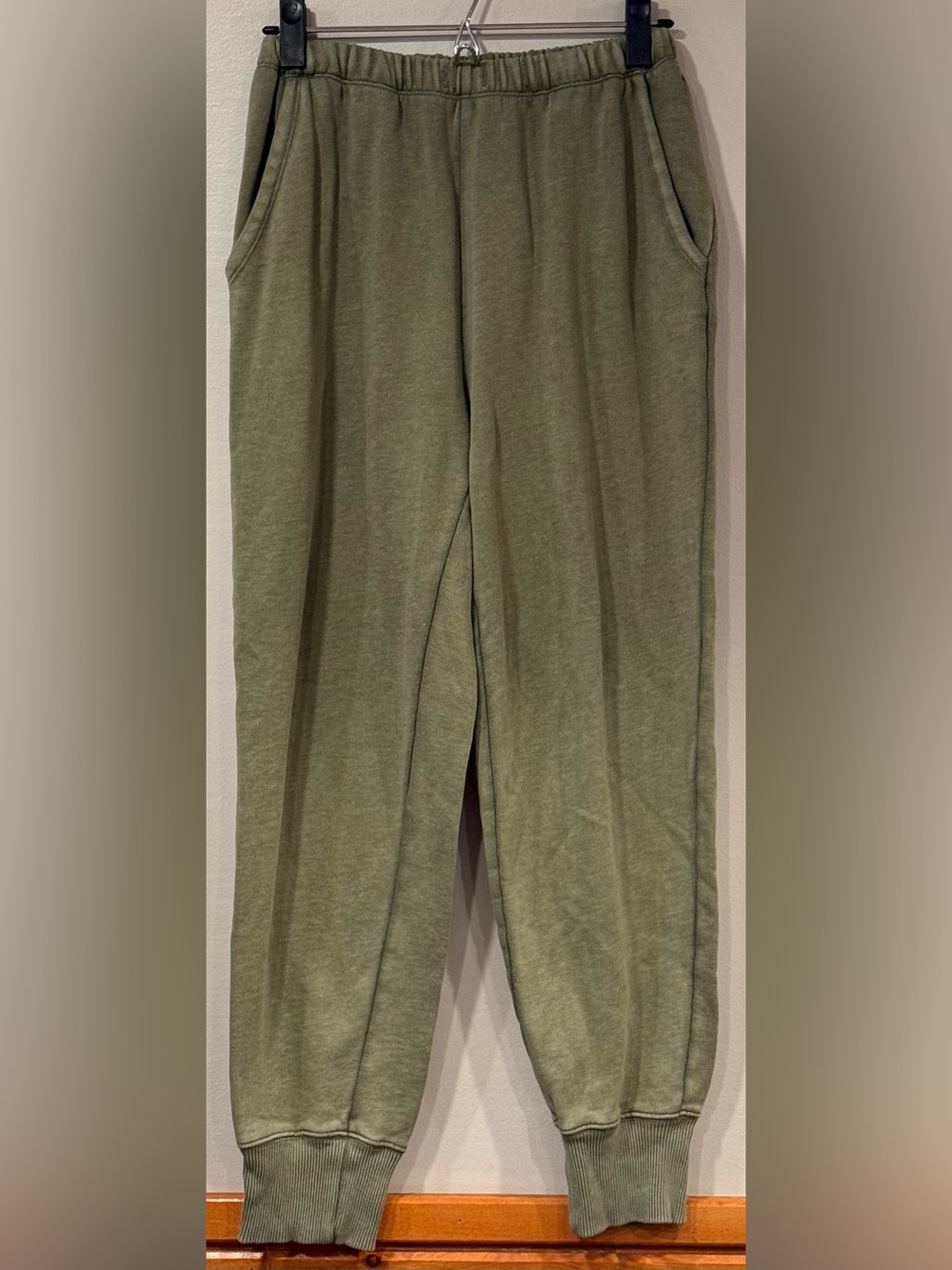 Aerie Women's Olive Green Soft Fleece Joggers Sweatpants Size Medium